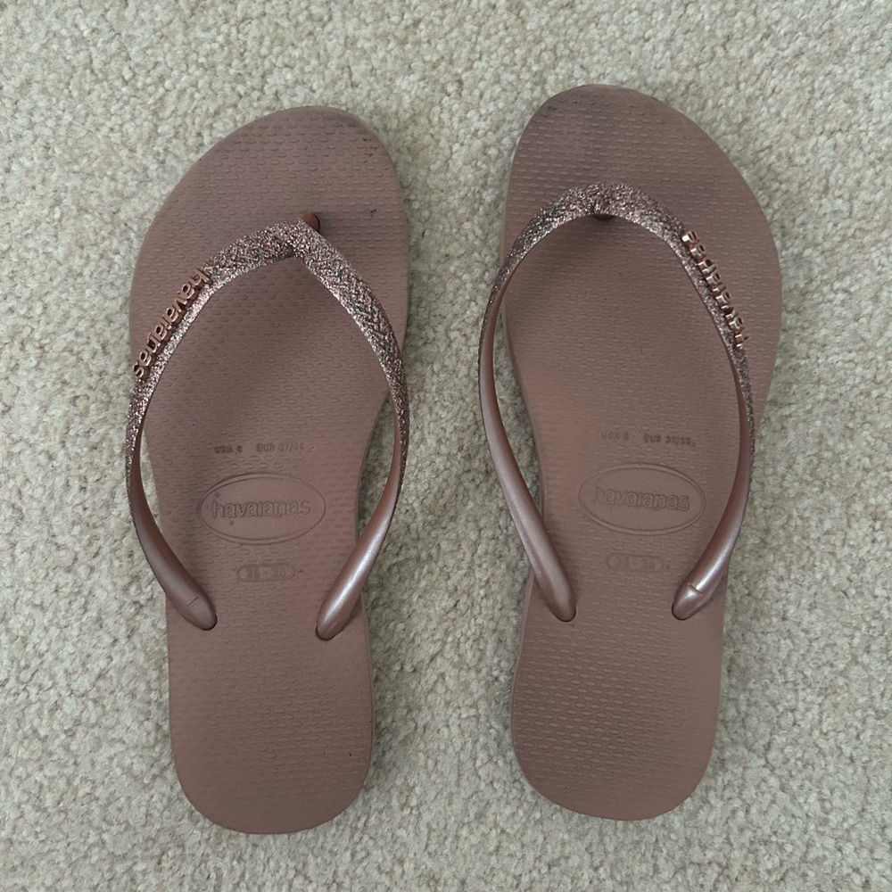 Women’s Havaiana flip flops, size 6